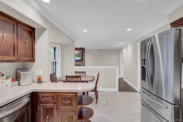 34 Hemingway Drive, Dix Hills, NY 11746