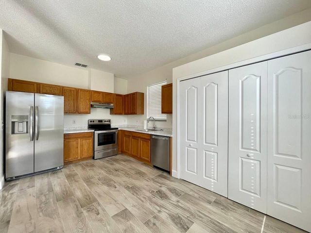 18417 MEADOW BLOSSOM LANE, Tampa, FL 33647