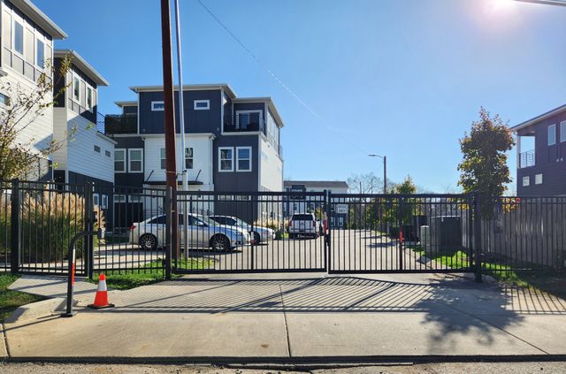 107 Queen Ave, Nashville, TN 37207