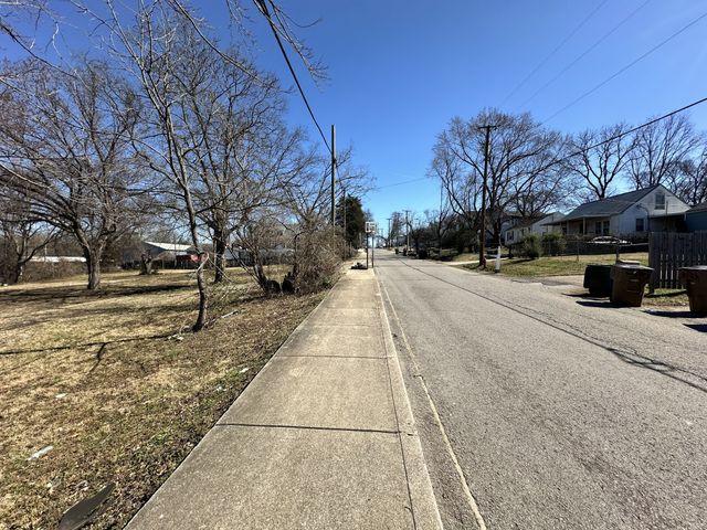 107 Queen Ave, Nashville, TN 37207