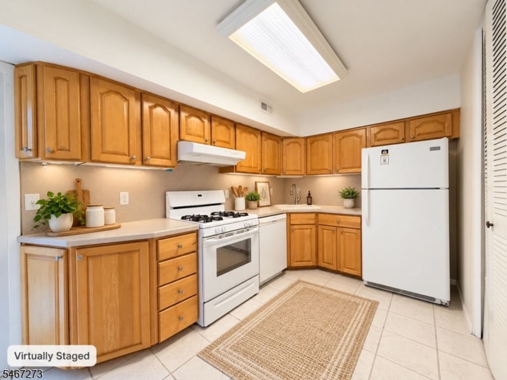 9 Hawaii Ct C, Old Bridge Twp., NJ 07747 — photo 5