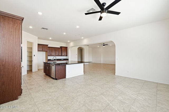 19407 W SELDON Lane, Waddell, AZ 85355