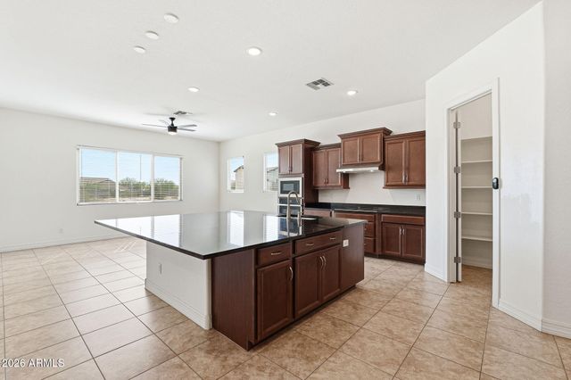 19407 W SELDON Lane, Waddell, AZ 85355