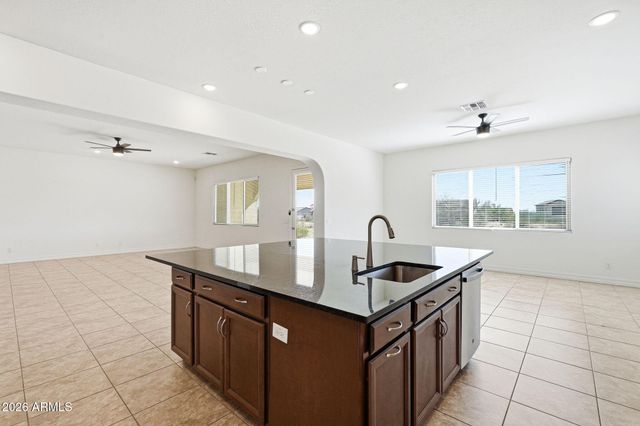 19407 W SELDON Lane, Waddell, AZ 85355