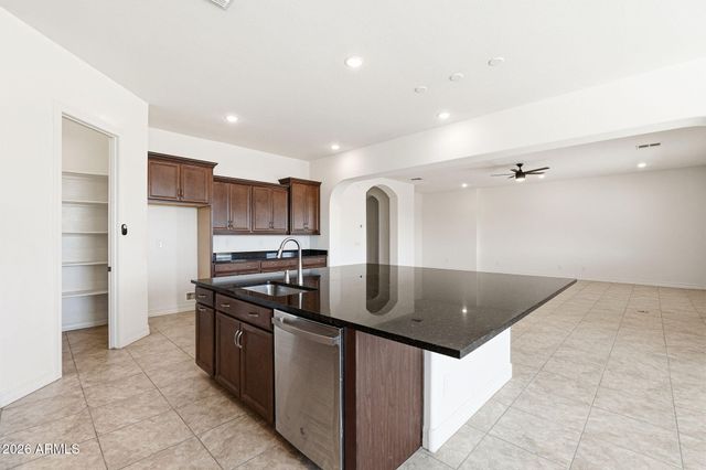 19407 W SELDON Lane, Waddell, AZ 85355