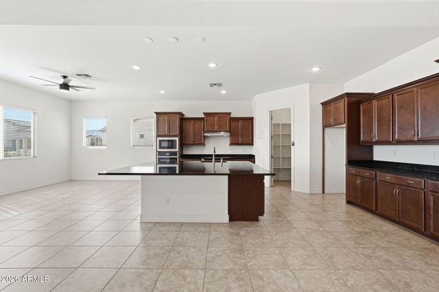 19407 W SELDON Lane, Waddell, AZ 85355