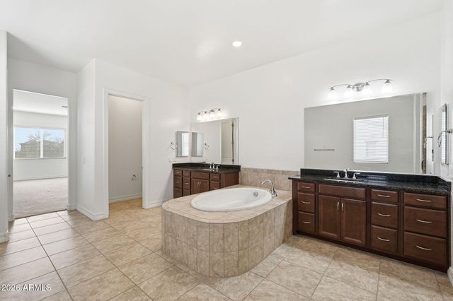 19407 W SELDON Lane, Waddell, AZ 85355