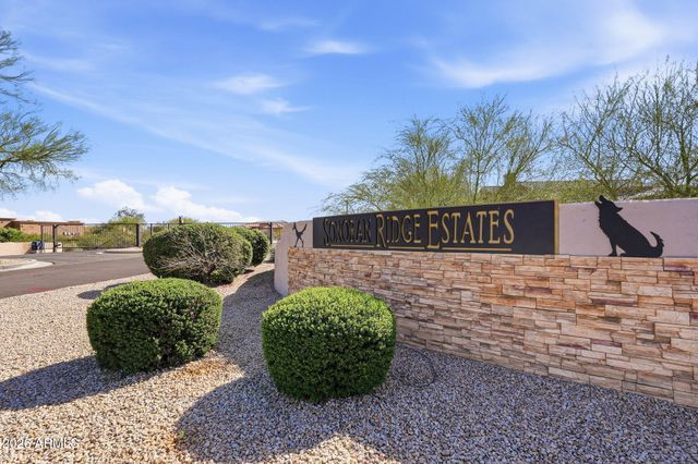 19407 W SELDON Lane, Waddell, AZ 85355