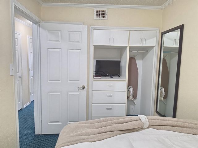 6102 Seawall Boulevard 306, Galveston, TX 77551