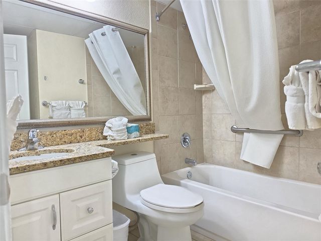 6102 Seawall Boulevard 306, Galveston, TX 77551