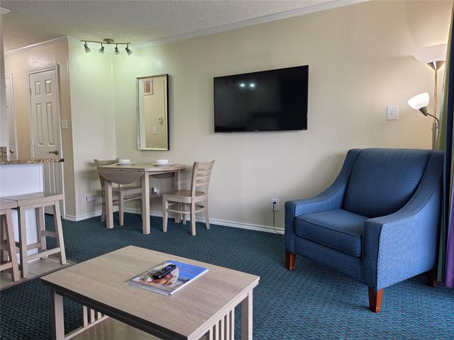 6102 Seawall Boulevard 306, Galveston, TX 77551