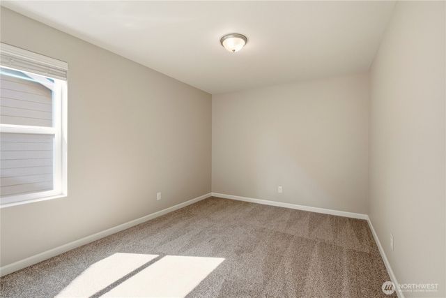 519 Bondgard Avenue E, Enumclaw, WA 98022