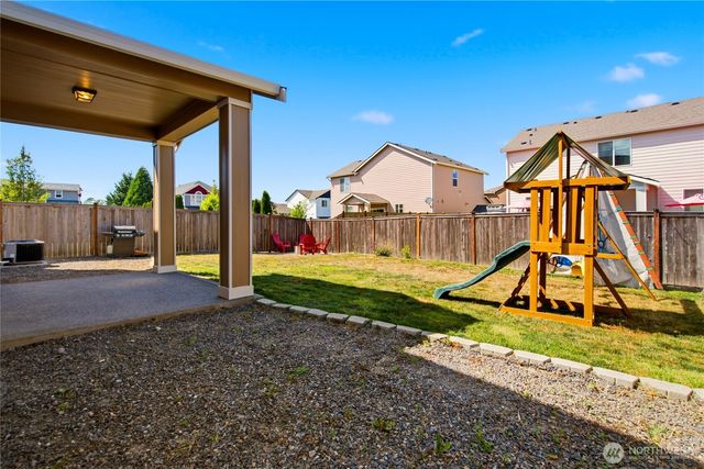 519 Bondgard Avenue E, Enumclaw, WA 98022