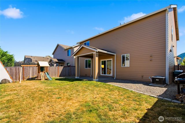 519 Bondgard Avenue E, Enumclaw, WA 98022