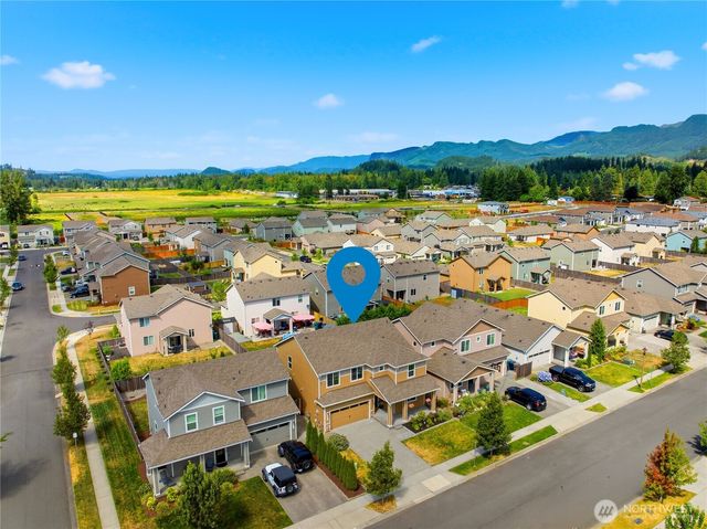 519 Bondgard Avenue E, Enumclaw, WA 98022