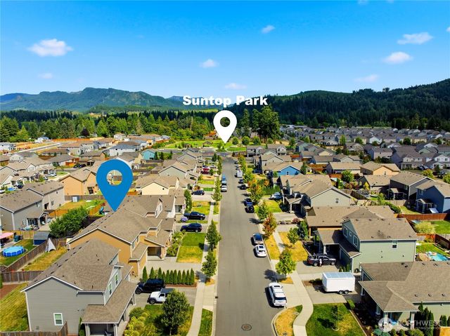 519 Bondgard Avenue E, Enumclaw, WA 98022