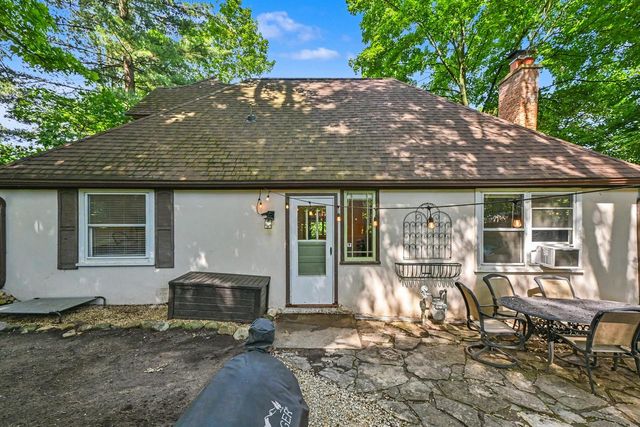 1228 Valley ROAD, Twin Lakes, WI 53181