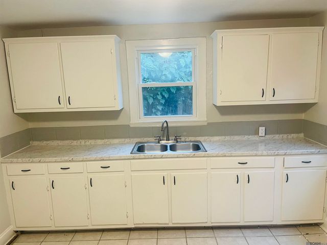 4092 Convention, Baton Rouge, LA 70806