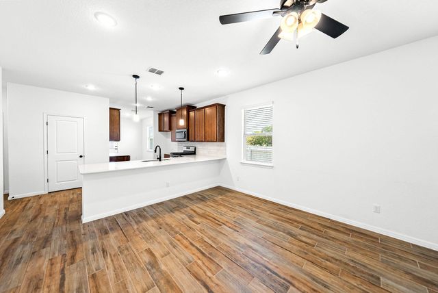 279 Rieber RD, Kyle, TX 78640