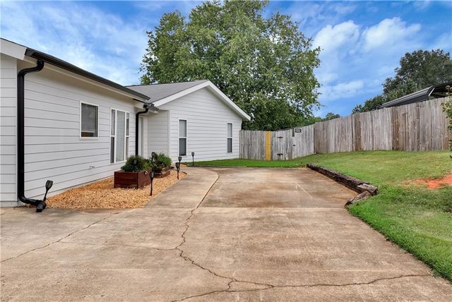 5640 Raintree Trce, Oakwood, GA 30566