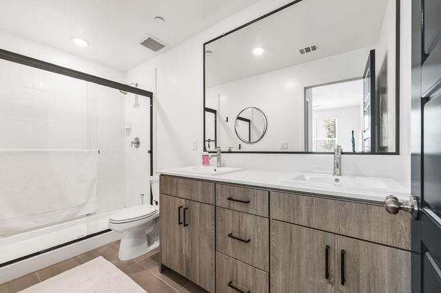 464 W Balsam Lane, Clovis, CA 93611