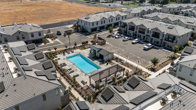464 W Balsam Lane, Clovis, CA 93611