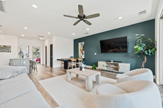464 W Balsam Lane, Clovis, CA 93611