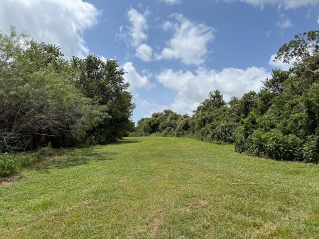 1359 County Road 208, Weimar, TX 78962