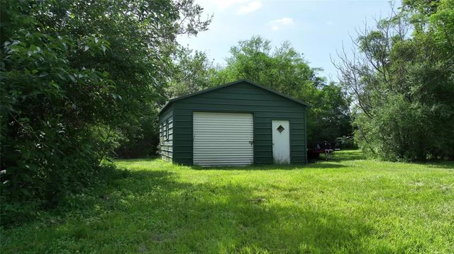 1359 County Road 208, Weimar, TX 78962