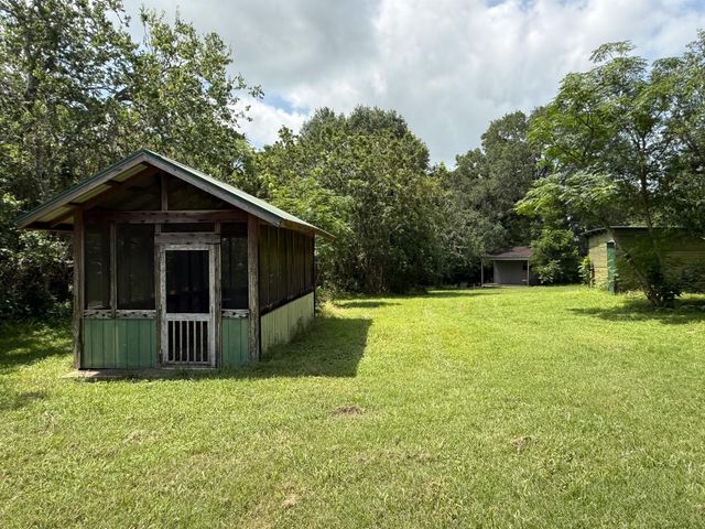 1359 County Road 208, Weimar, TX 78962