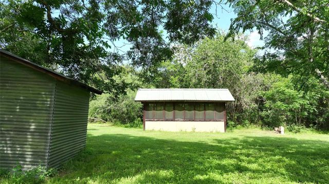 1359 County Road 208, Weimar, TX 78962