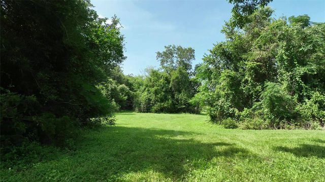 1359 County Road 208, Weimar, TX 78962