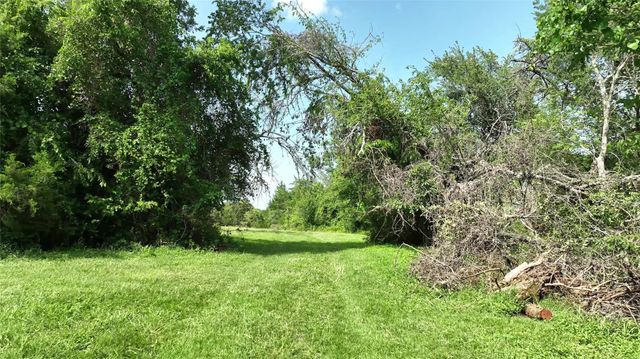 1359 County Road 208, Weimar, TX 78962