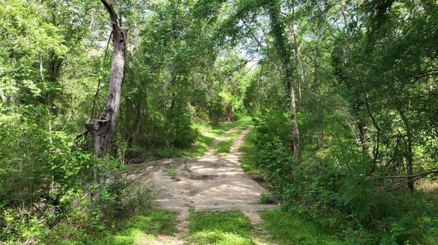 1359 County Road 208, Weimar, TX 78962