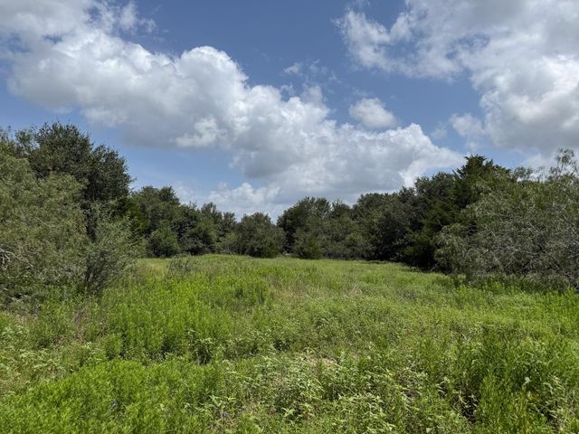 1359 County Road 208, Weimar, TX 78962