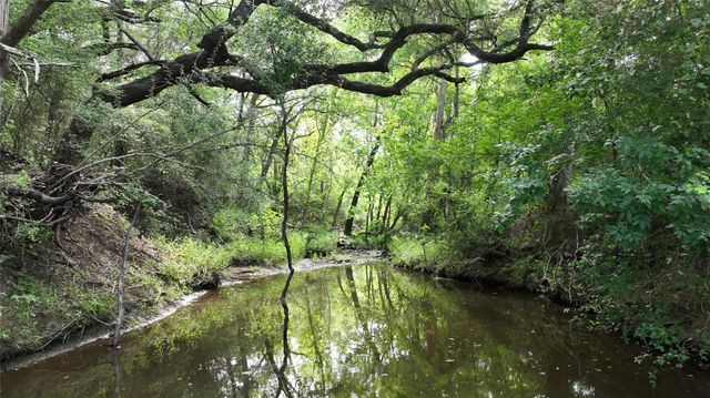 1359 County Road 208, Weimar, TX 78962
