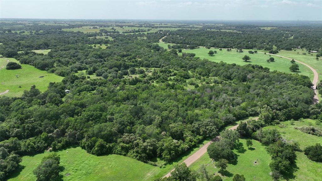 1359 County Road 208, Weimar, TX 78962