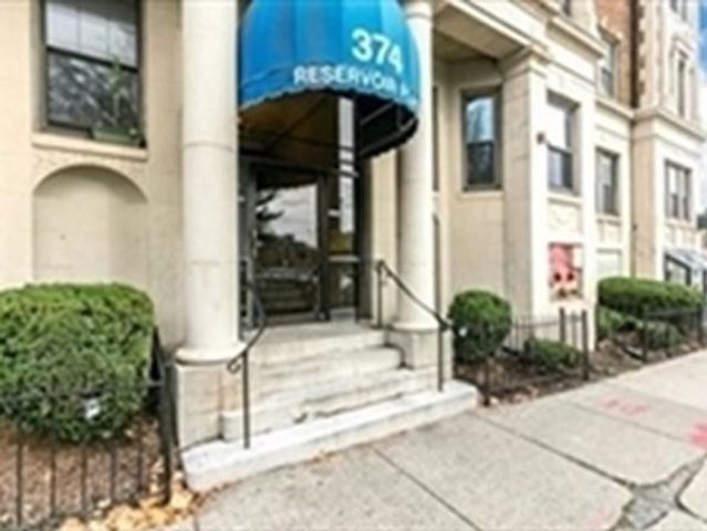 374 Chestnut Hill Ave 54, Boston, MA 02135