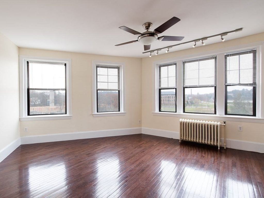 374 Chestnut Hill Ave 54, Boston, MA 02135