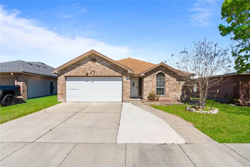 6718 Riding Wind Dr, Corpus Christi, TX 78414 — exterior