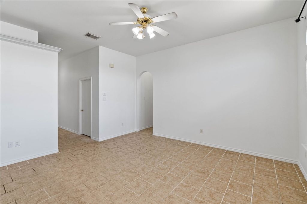 6718 Riding Wind Dr, Corpus Christi, TX 78414 — photo 4