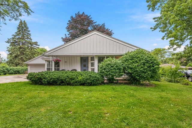 2945 Cottonwood COURT, Brookfield, WI 53005