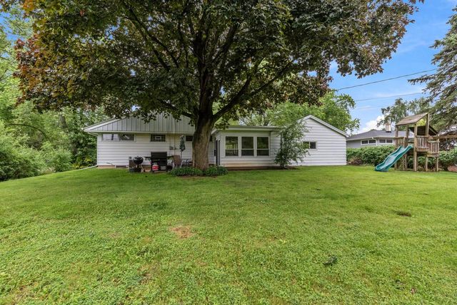 2945 Cottonwood COURT, Brookfield, WI 53005