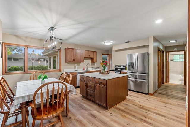 2945 Cottonwood COURT, Brookfield, WI 53005