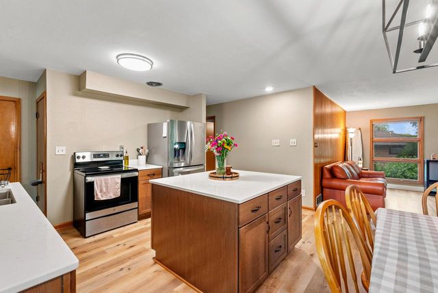 2945 Cottonwood COURT, Brookfield, WI 53005