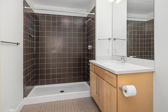 11 Gile Dr Unit 1B, Hanover, NH 03755