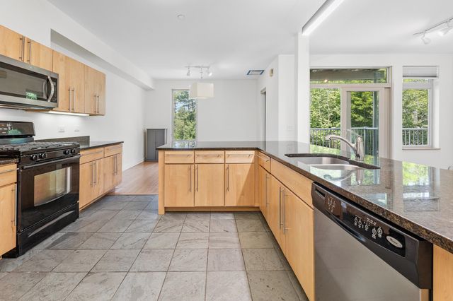 11 Gile Dr Unit 1B, Hanover, NH 03755