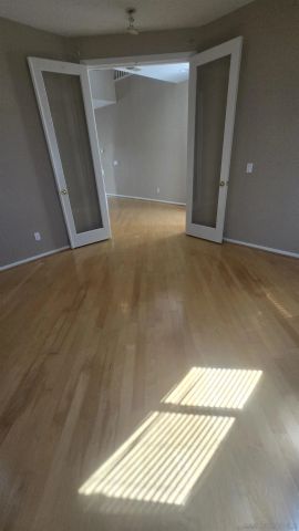 11442 Trailbrook Ln, San Diego, CA 92128
