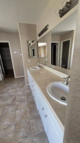 11442 Trailbrook Ln, San Diego, CA 92128