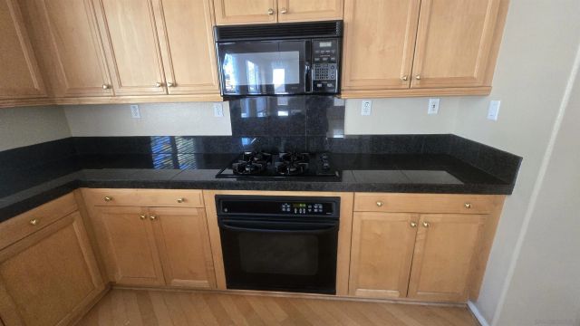 11442 Trailbrook Ln, San Diego, CA 92128